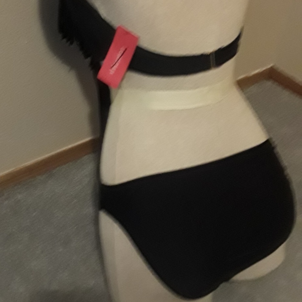 Bathing suit - Picture 2 of 4